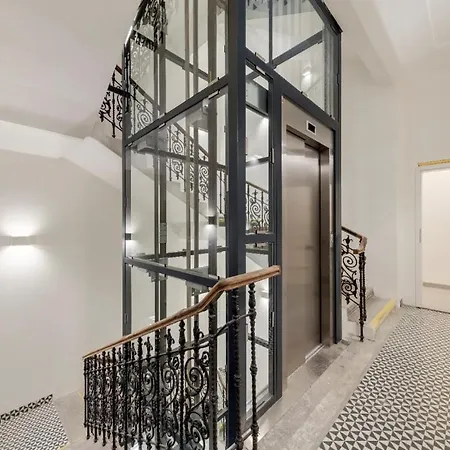 דירה Maison 1832 C *